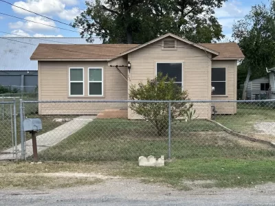 1BR House for Sale in San Antonio, TX
