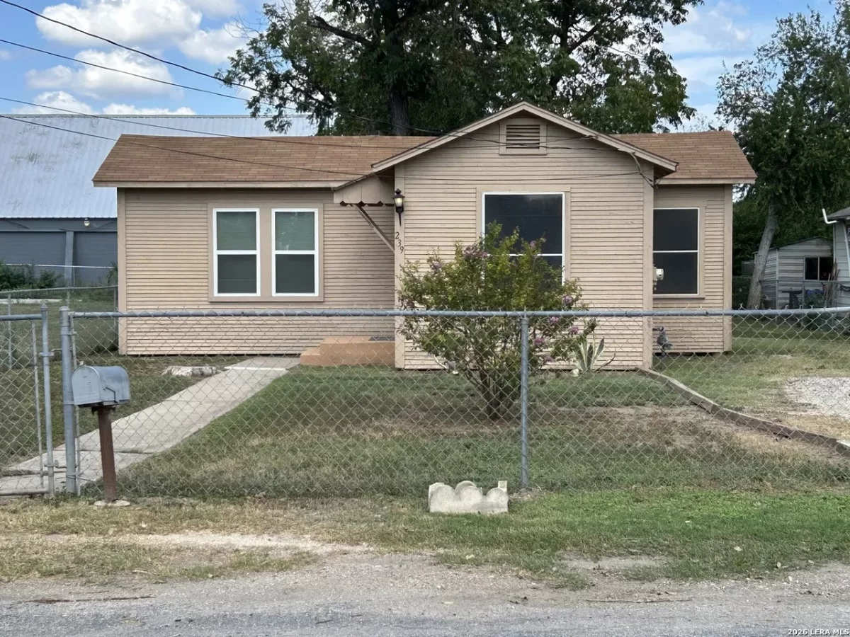 1BR House for Sale in San Antonio, TX