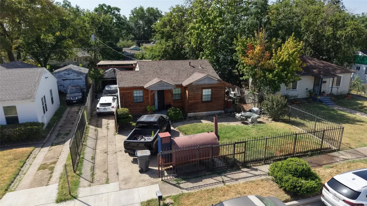 2BR House for Sale in Dallas, TX