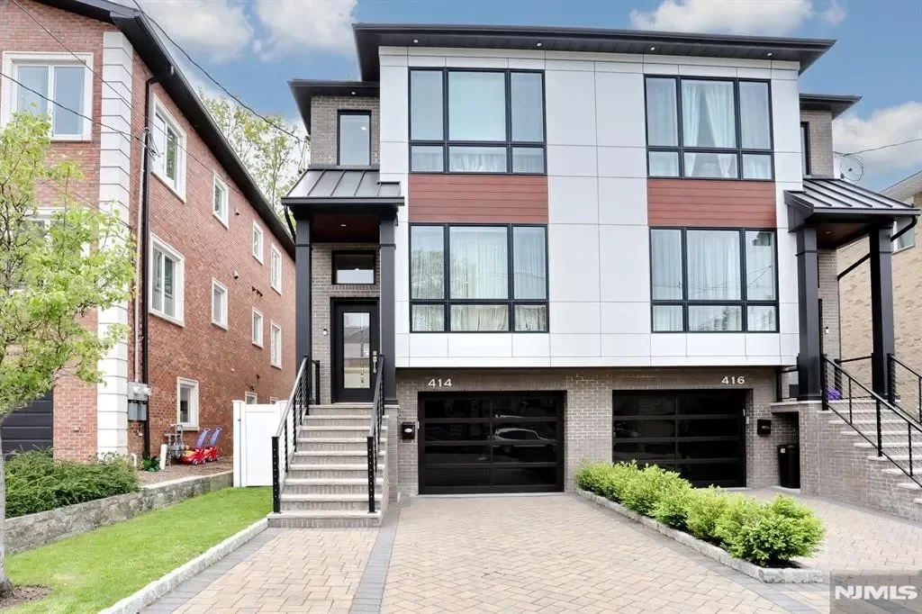 3BR Townhouse for Sale in Cliffside Park, NJ