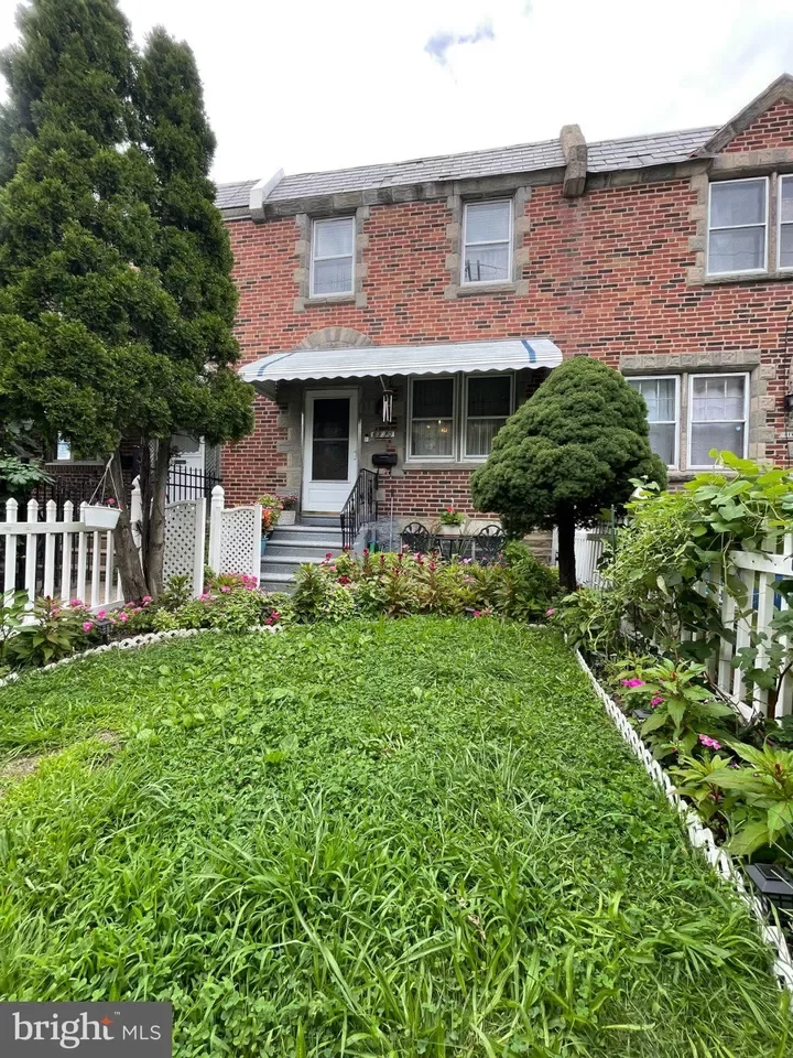 3BR Townhouse for Sale in Philadelphia, PA