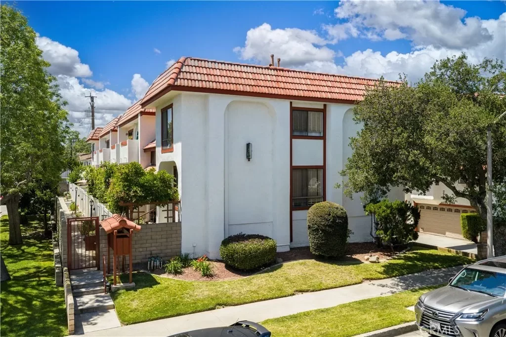 4BR Condo for Sale in Alhambra, CA