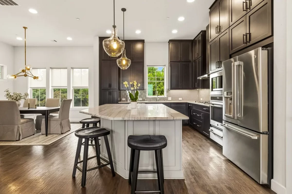 3BR Townhouse for Sale in Dallas, TX