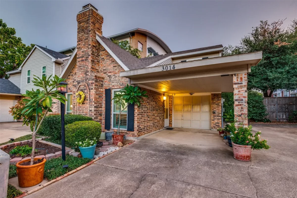 2BR House for Sale in Dallas, TX