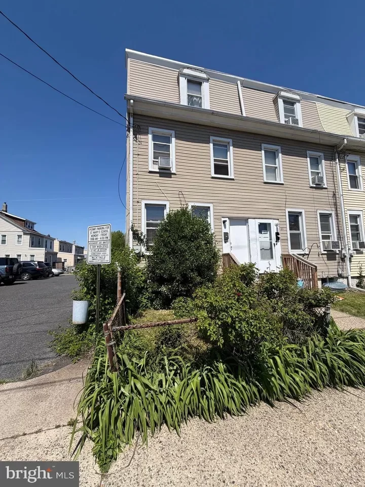 3BR House for Sale in Gloucester City, NJ