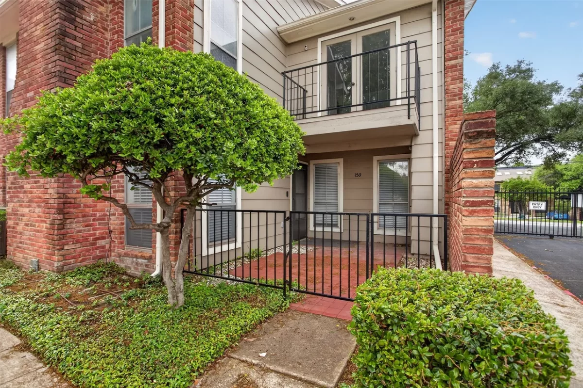 2BR Condo for Sale in Dallas, TX