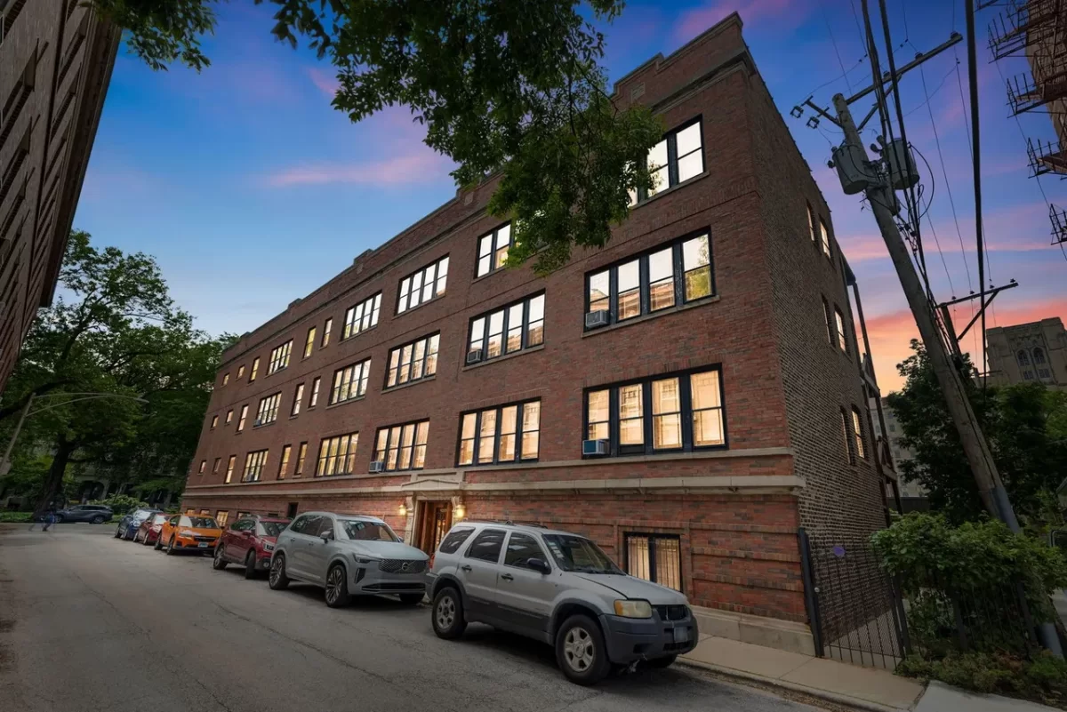 2BR House for Sale in Chicago, IL