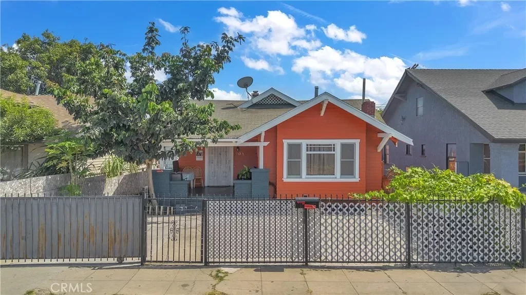 4BR House for Sale in Los Angeles, CA