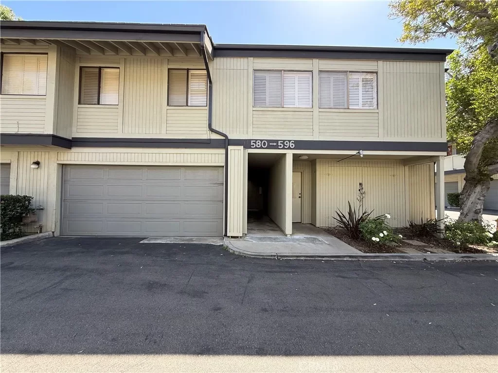 2BR Condo for Sale in Pasadena, CA
