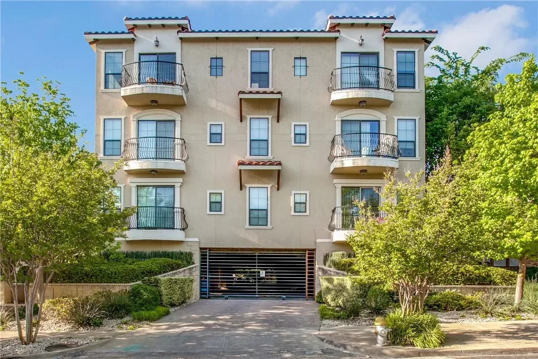 2BR Condo for Rent in Dallas, TX