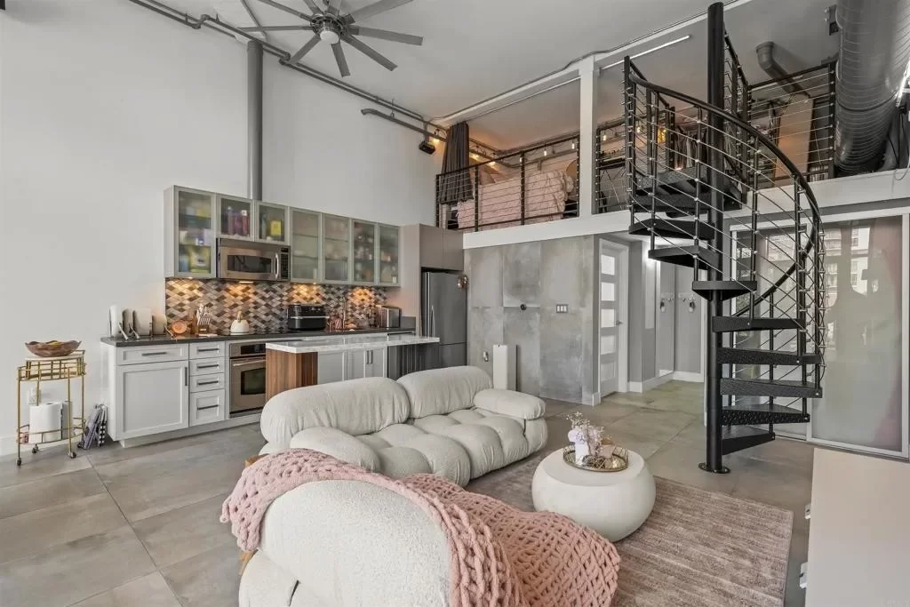 Condo for Sale in San Diego, CA