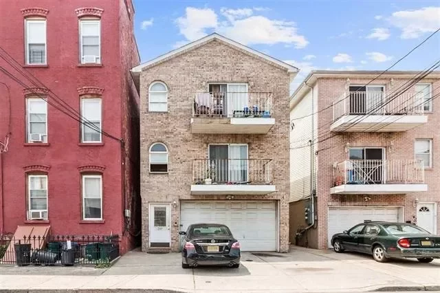3BR Multi-Family for Rent in Jersey City, NJ