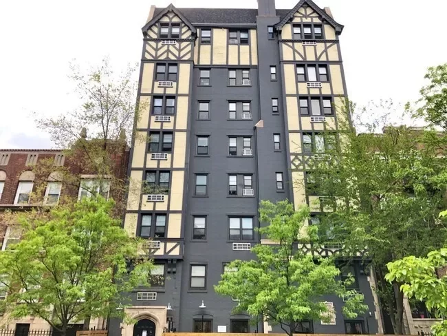 2BR Apartment for Rent in Chicago, IL