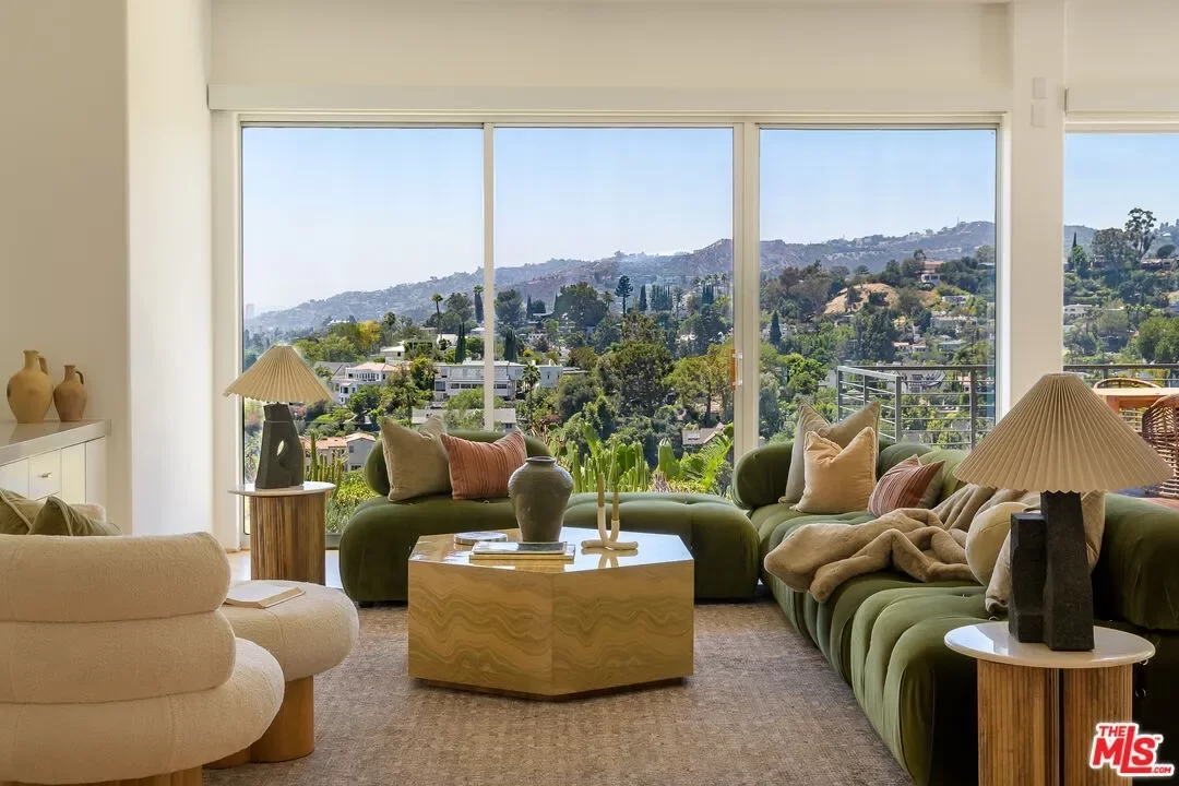4BR House for Sale in Los Angeles, CA