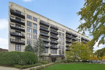 2BR Condo for Sale in Chicago, IL