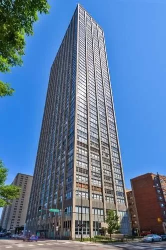 2BR Condo for Sale in Chicago, IL