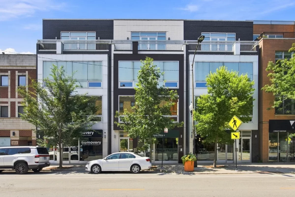 2BR Condo for Sale in Chicago, IL