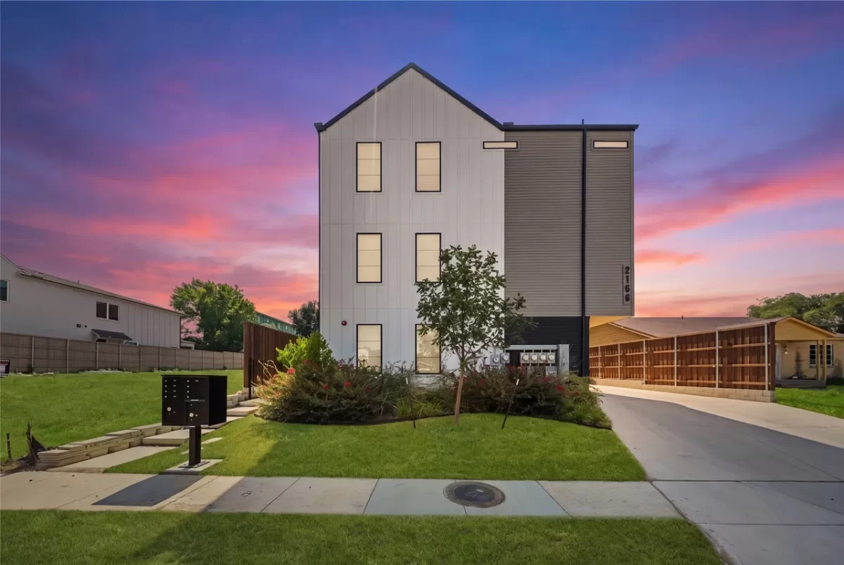 2BR Condo for Sale in Dallas, TX