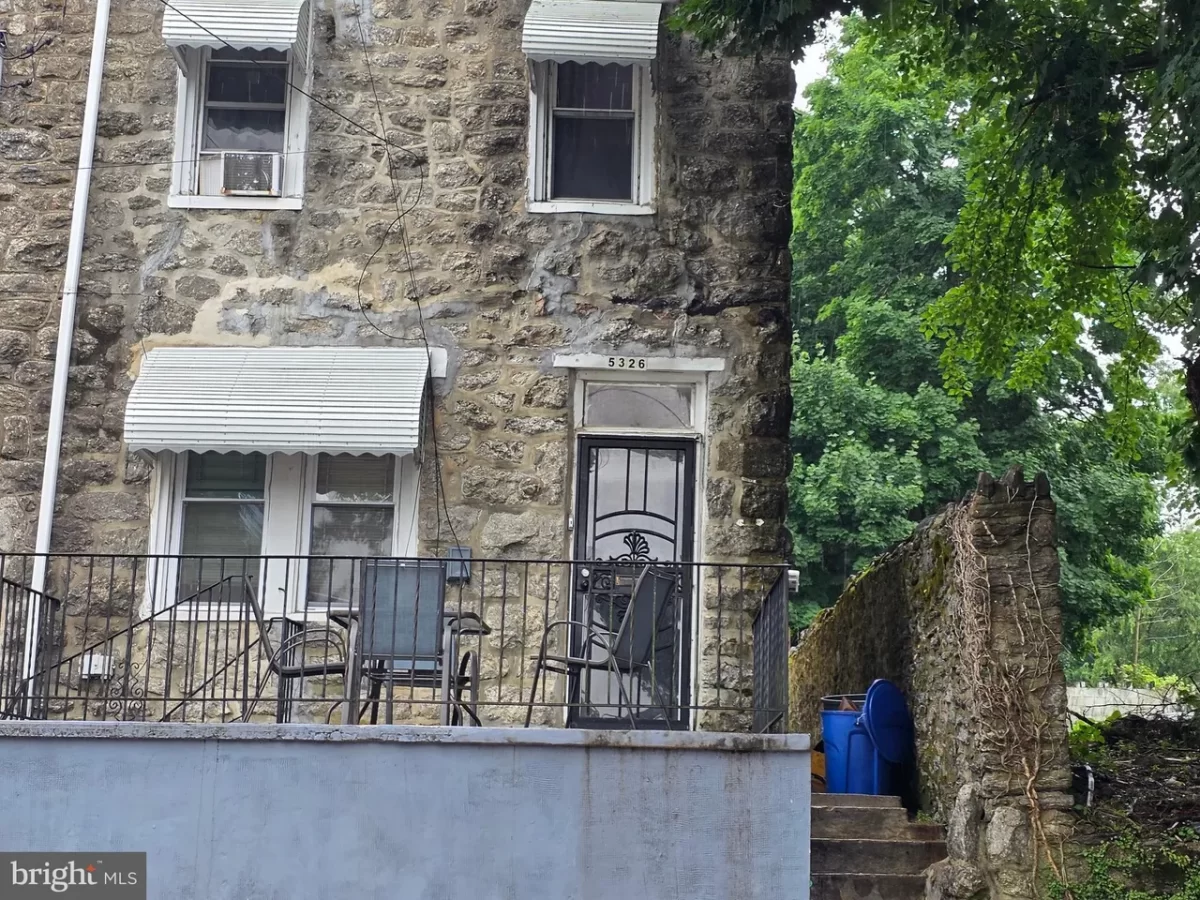 5BR Townhouse for Sale in Philadelphia, PA