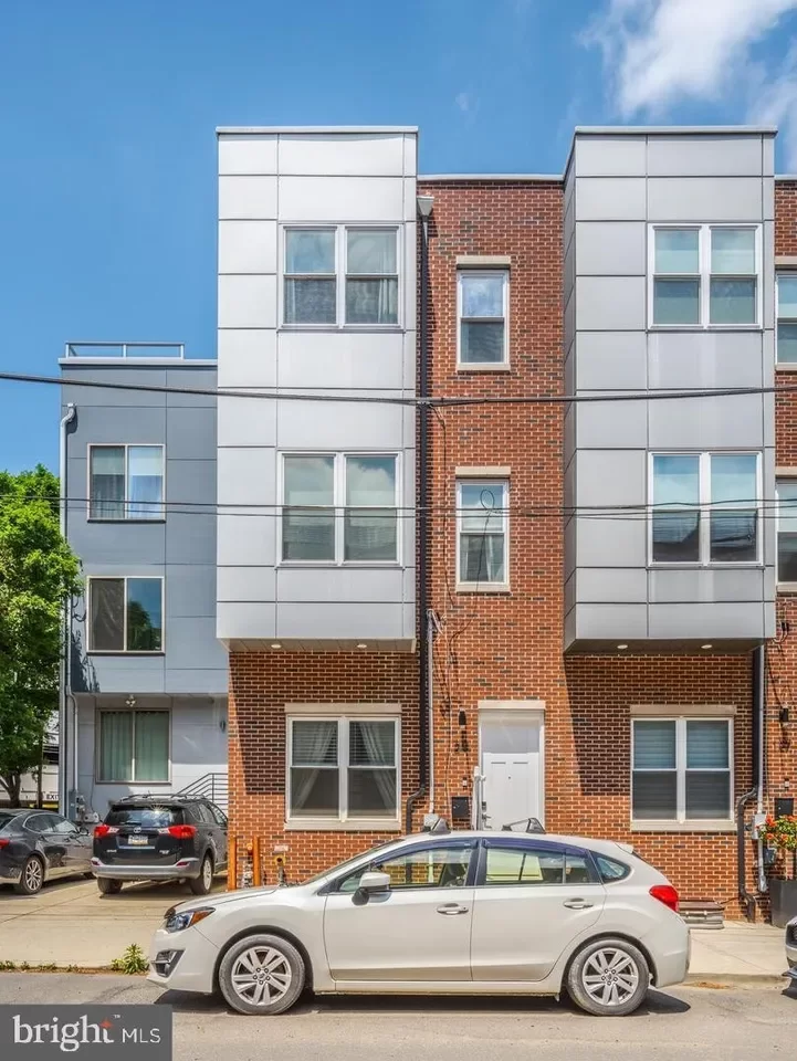 3BR Townhouse for Sale in Philadelphia, PA