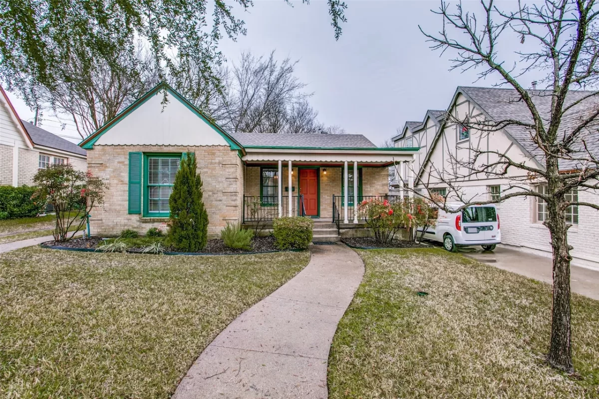 2BR House for Rent in Dallas, TX