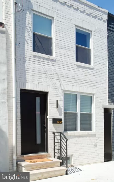 2BR Townhouse for Sale in Philadelphia, PA