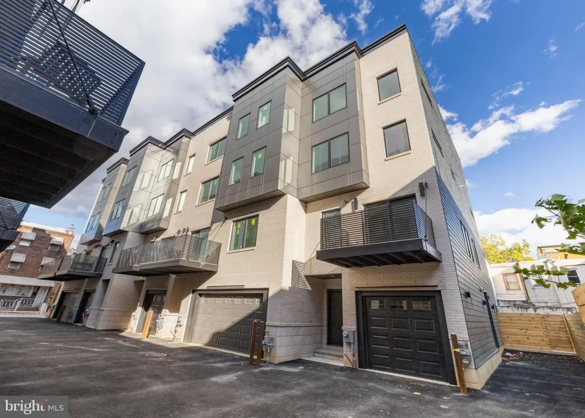 4BR Townhouse for Sale in Philadelphia, PA