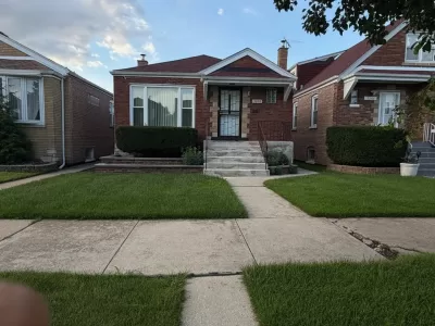 2BR House for Sale in Chicago, IL