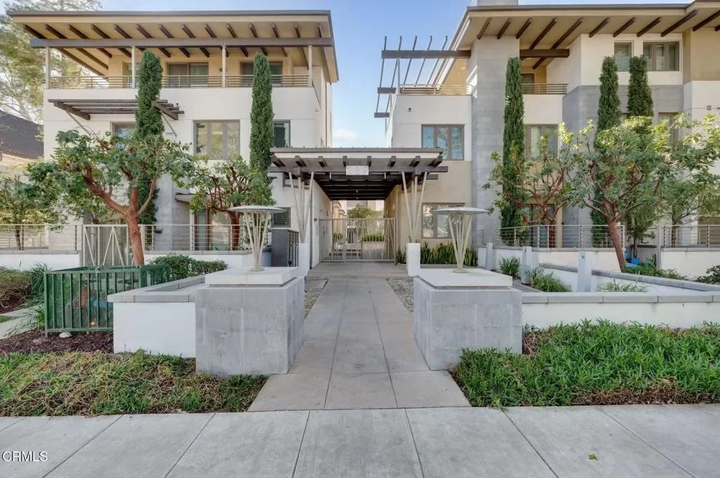 2BR Condo for Sale in Pasadena, CA