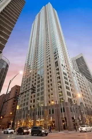 2BR Apartment for Rent in Chicago, IL