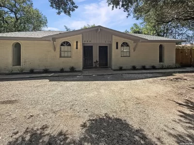 2BR House for Rent in San Antonio, TX