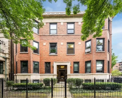 2BR Condo for Sale in Chicago, IL