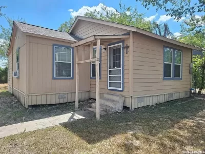 2BR House for Rent in San Antonio, TX