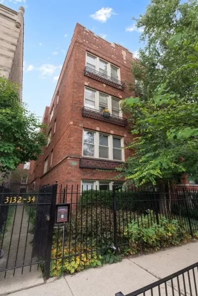 2BR Condo for Sale in Chicago, IL