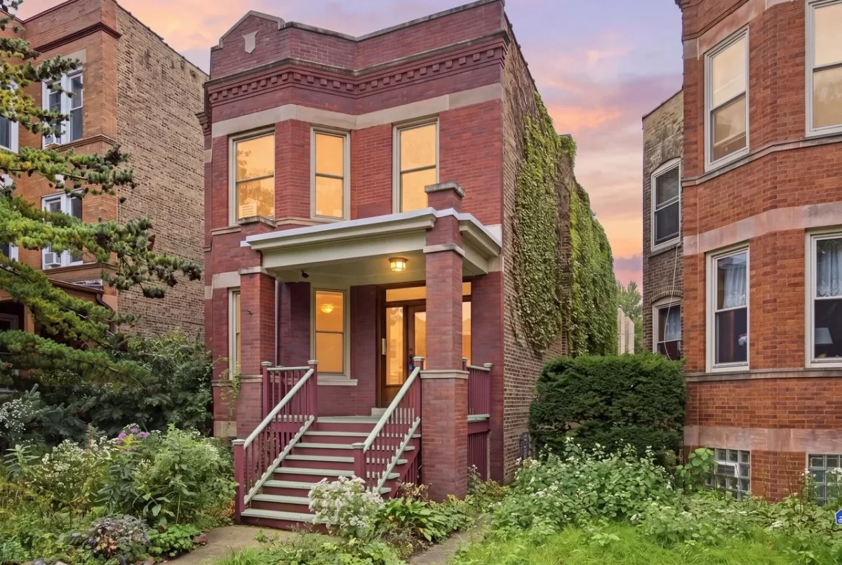 6BR Multi-Family for Sale in Chicago, IL