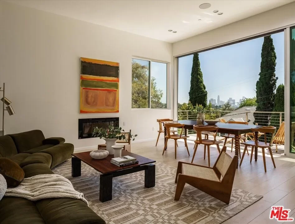 4BR Condo for Sale in Los Angeles, CA
