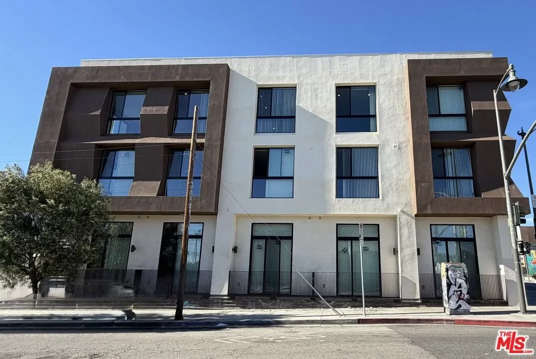 Condo for Rent in Los Angeles, CA