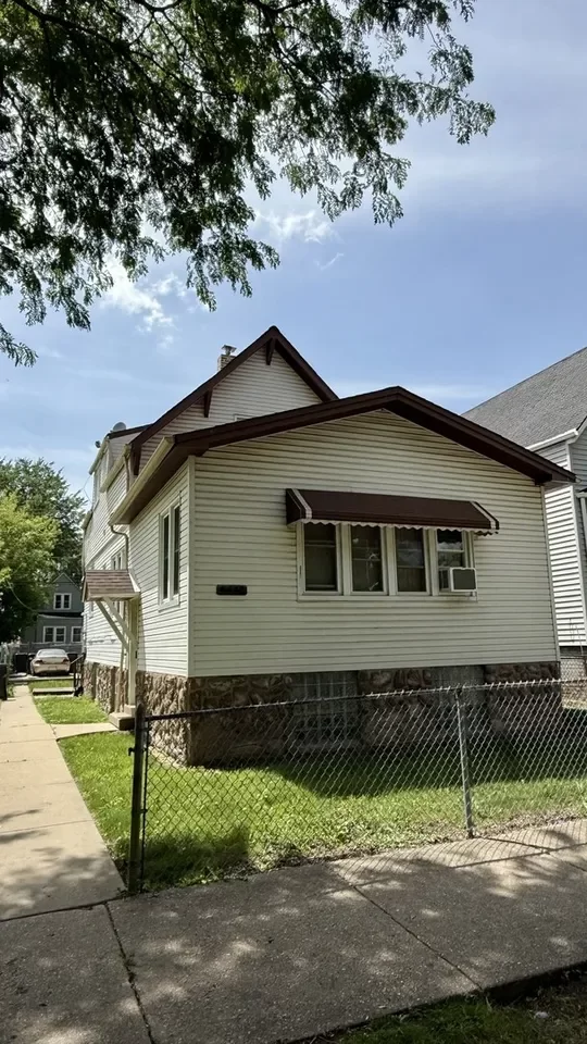 3BR House for Sale in Chicago, IL