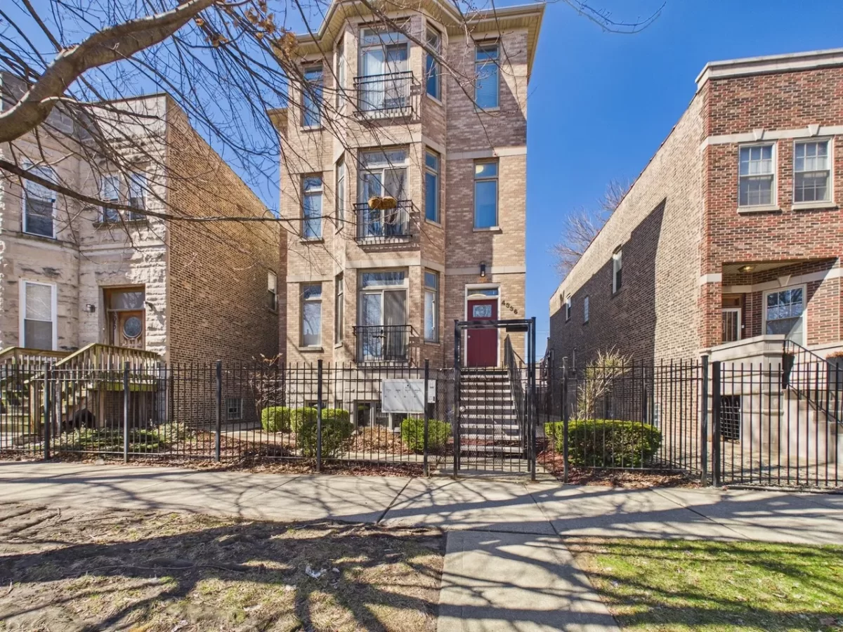 3BR Condo for Sale in Chicago, IL