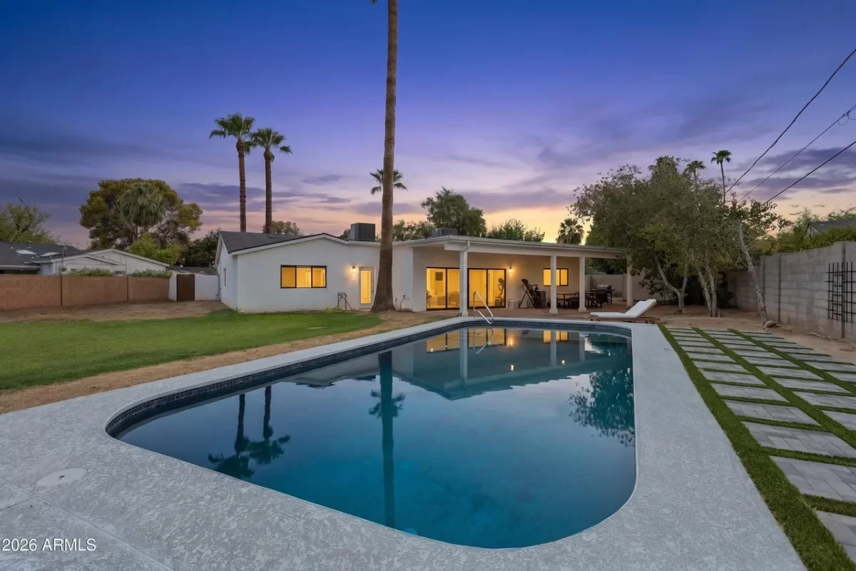 4BR House for Sale in Phoenix, AZ