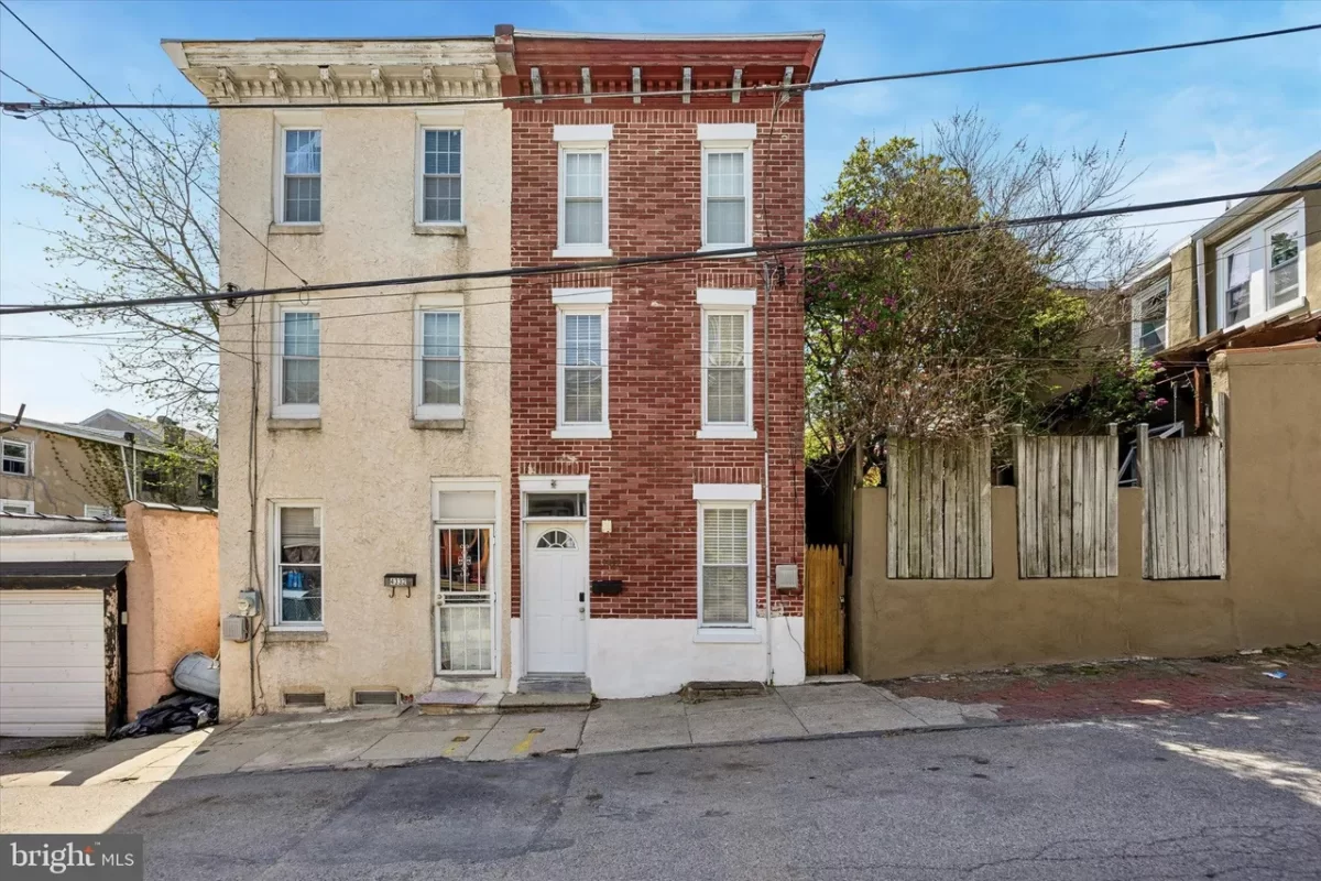 3BR Townhouse for Sale in Philadelphia, PA