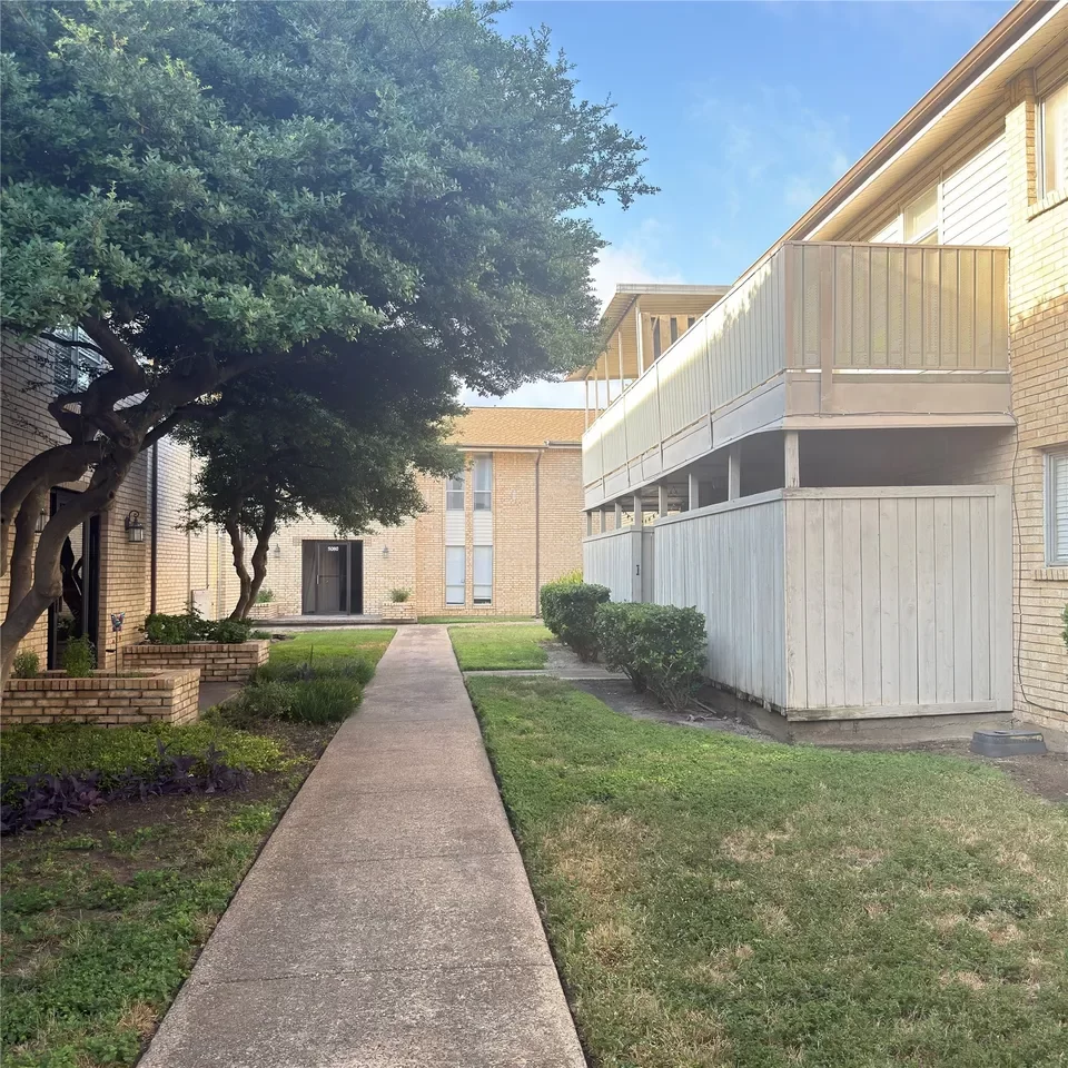 2BR Condo for Rent in Dallas, TX
