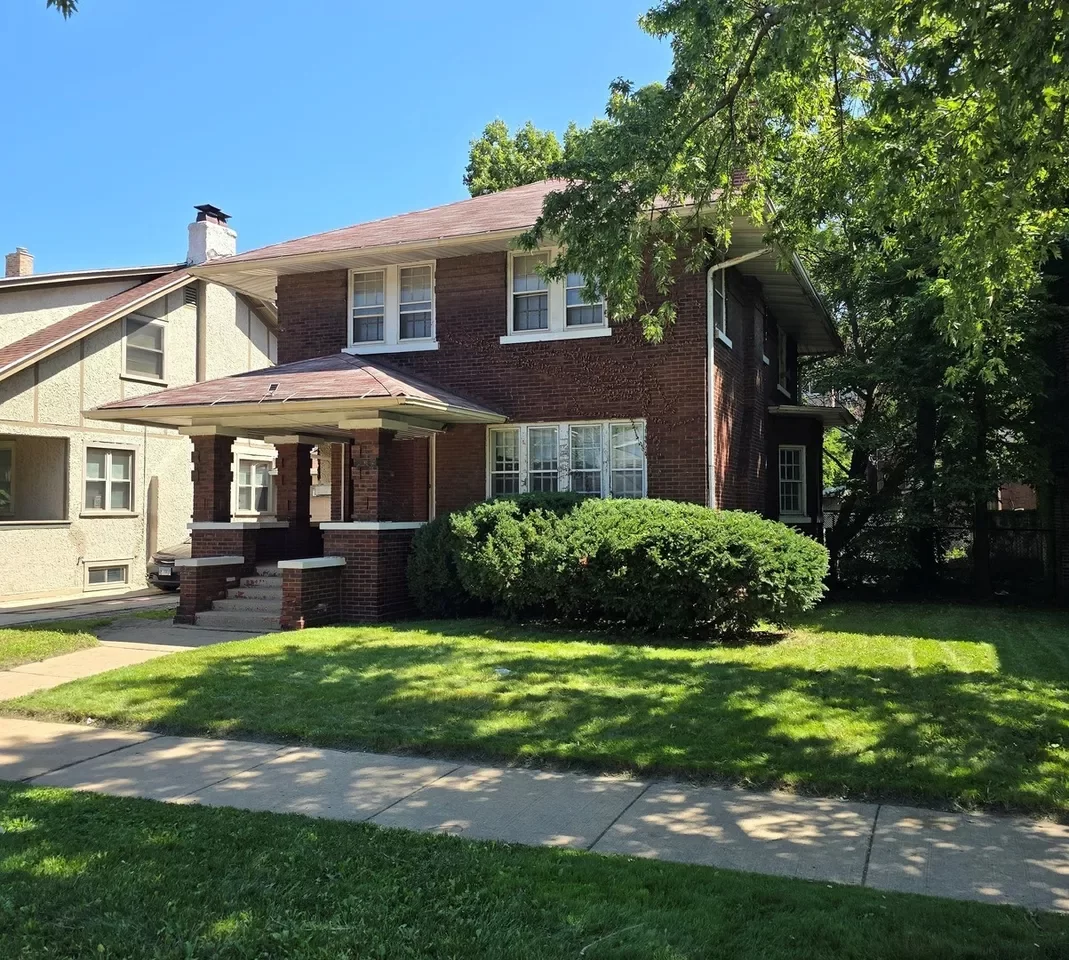 4BR House for Sale in Chicago, IL