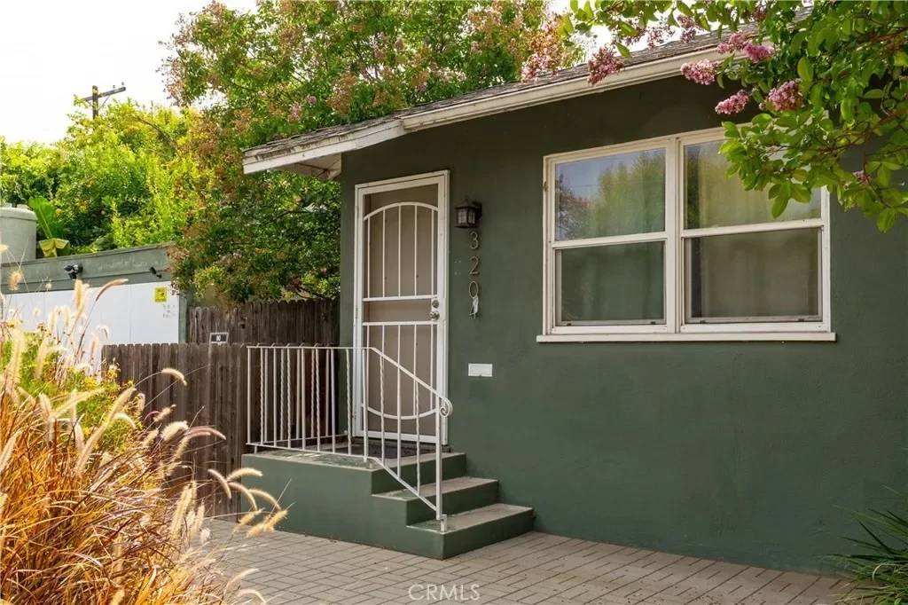 3BR Multi-Family for Sale in Los Angeles, CA