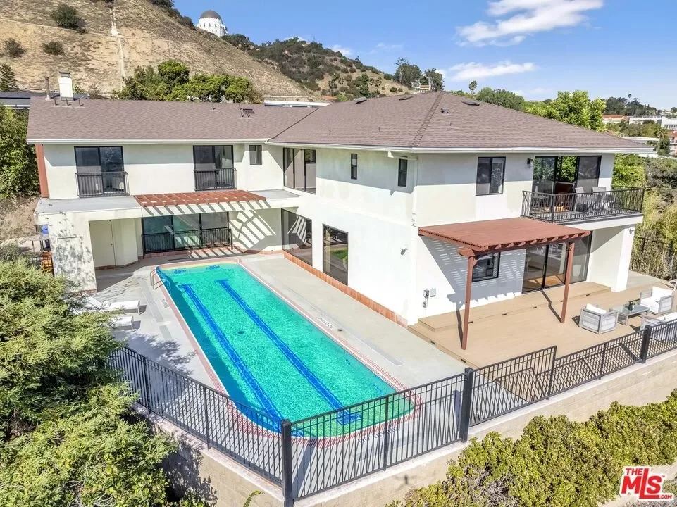 4BR House for Sale in Los Angeles, CA