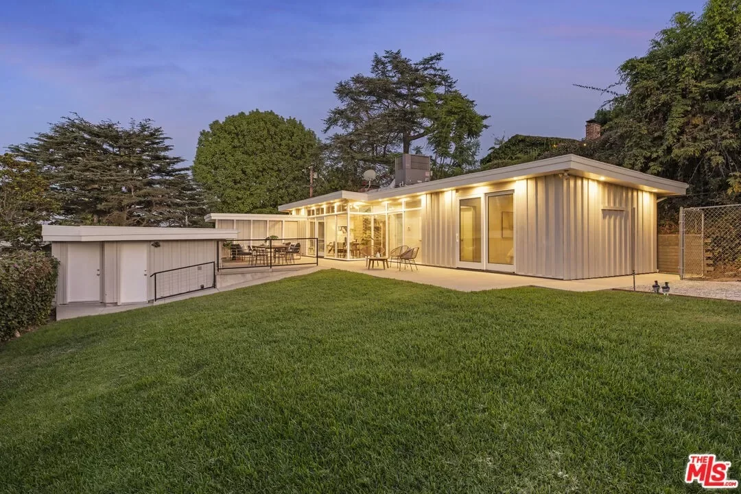 2BR House for Sale in Los Angeles, CA