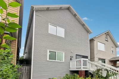 8BR Multi-Family for Sale in Chicago, IL