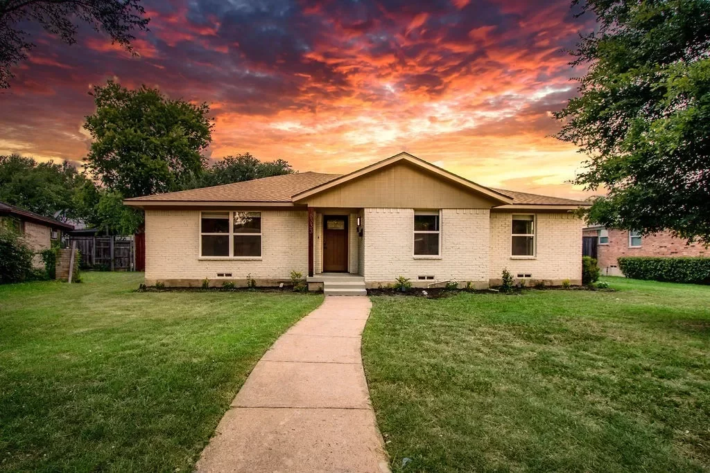 4BR House for Sale in Dallas, TX