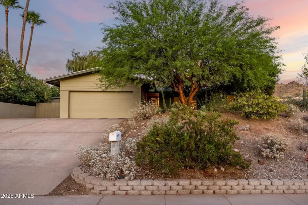 4BR House for Sale in Phoenix, AZ