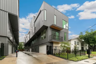 3BR Townhouse for Rent in Dallas, TX
